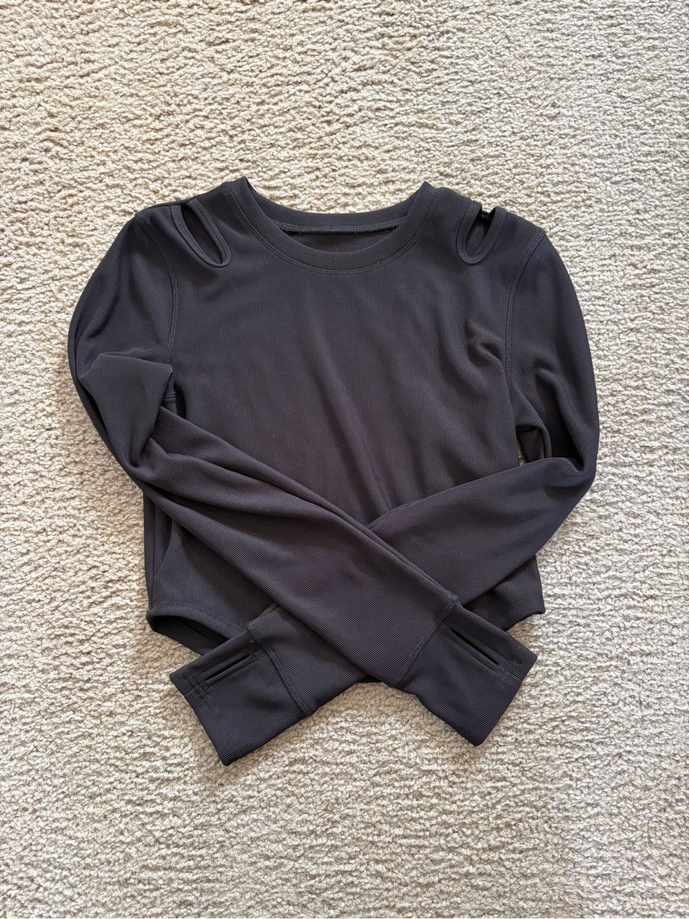 Long-Sleeve Shoulder Cutout Workout Crop Top